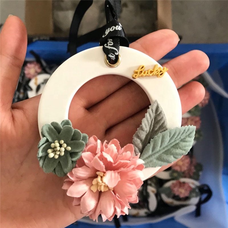 Ring Shaped Hanging Home Decoration Ceramic Aroma Air Freshener Pendant Scented Plaster Flower Fragrance Essential Oil Diffuser