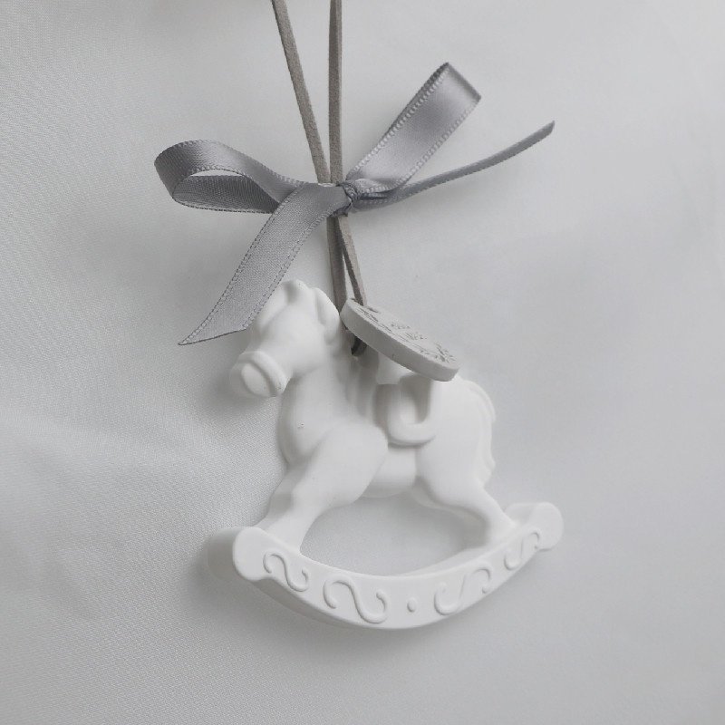 New Arrival Scented Ceramic Horse Aroma Plaster Pendant Porcelain Essential Oil Diffuser Hanging Wardrobe Car Air Freshener