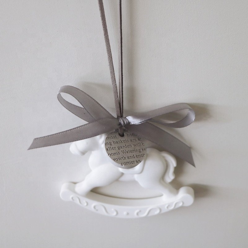 New Arrival Scented Ceramic Horse Aroma Plaster Pendant Porcelain Essential Oil Diffuser Hanging Wardrobe Car Air Freshener