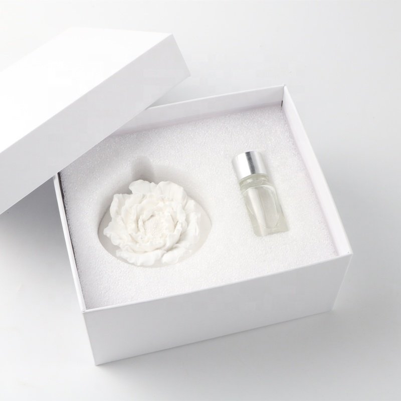 New Arrival Home Car Decoration Air Freshener Ceramic Scented Aroma Plaster Porcelain Flower Fragrance Essential Oil Diffuser