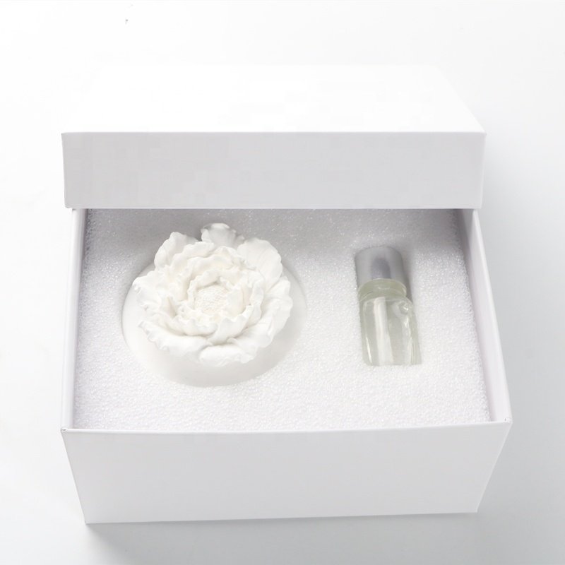New Arrival Home Car Decoration Air Freshener Ceramic Scented Aroma Plaster Porcelain Flower Fragrance Essential Oil Diffuser