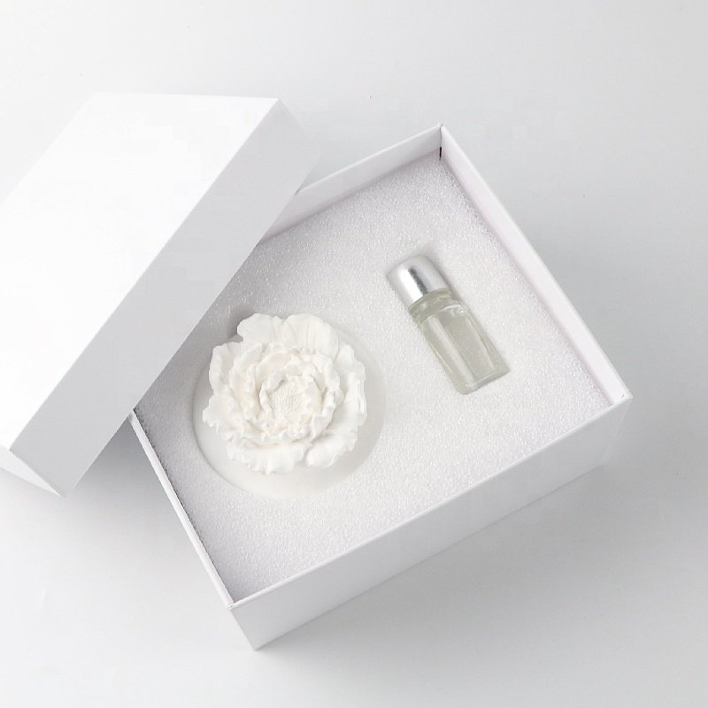 New Arrival Home Car Decoration Air Freshener Ceramic Scented Aroma Plaster Porcelain Flower Fragrance Essential Oil Diffuser