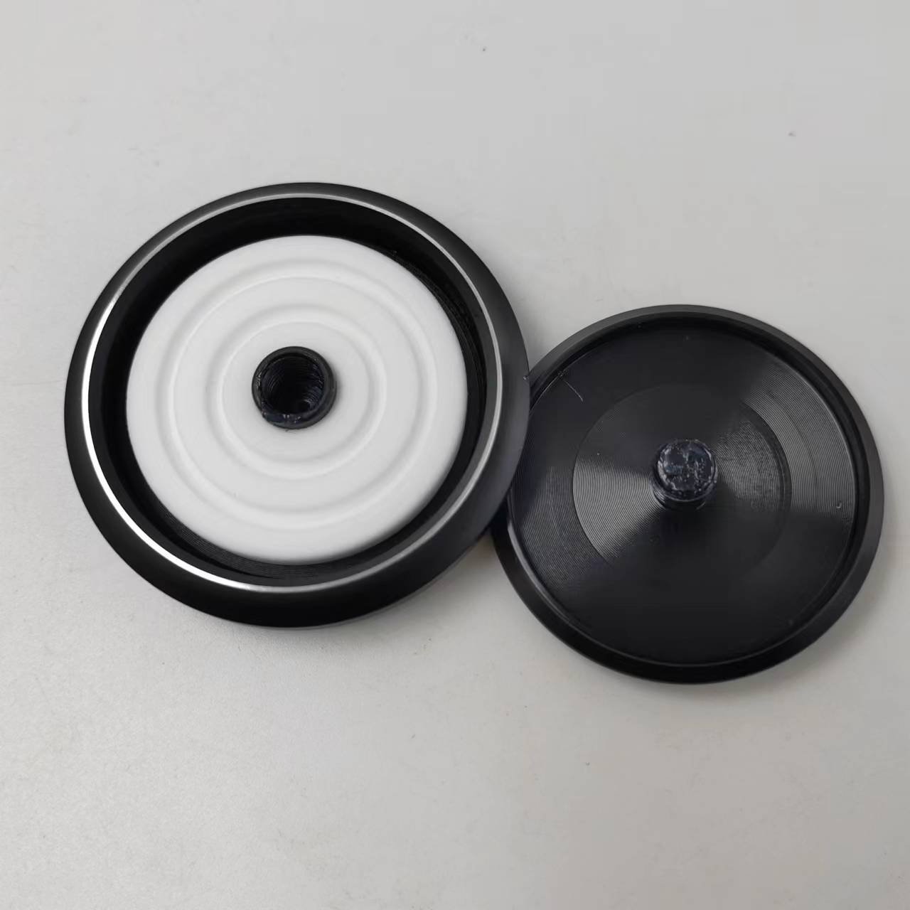 Modern Luxury Car Perfume Creative UFO Design Smart Alloy Air Freshener Dashboard Diffusing Cologne Cool Vent Air Aromatherapy