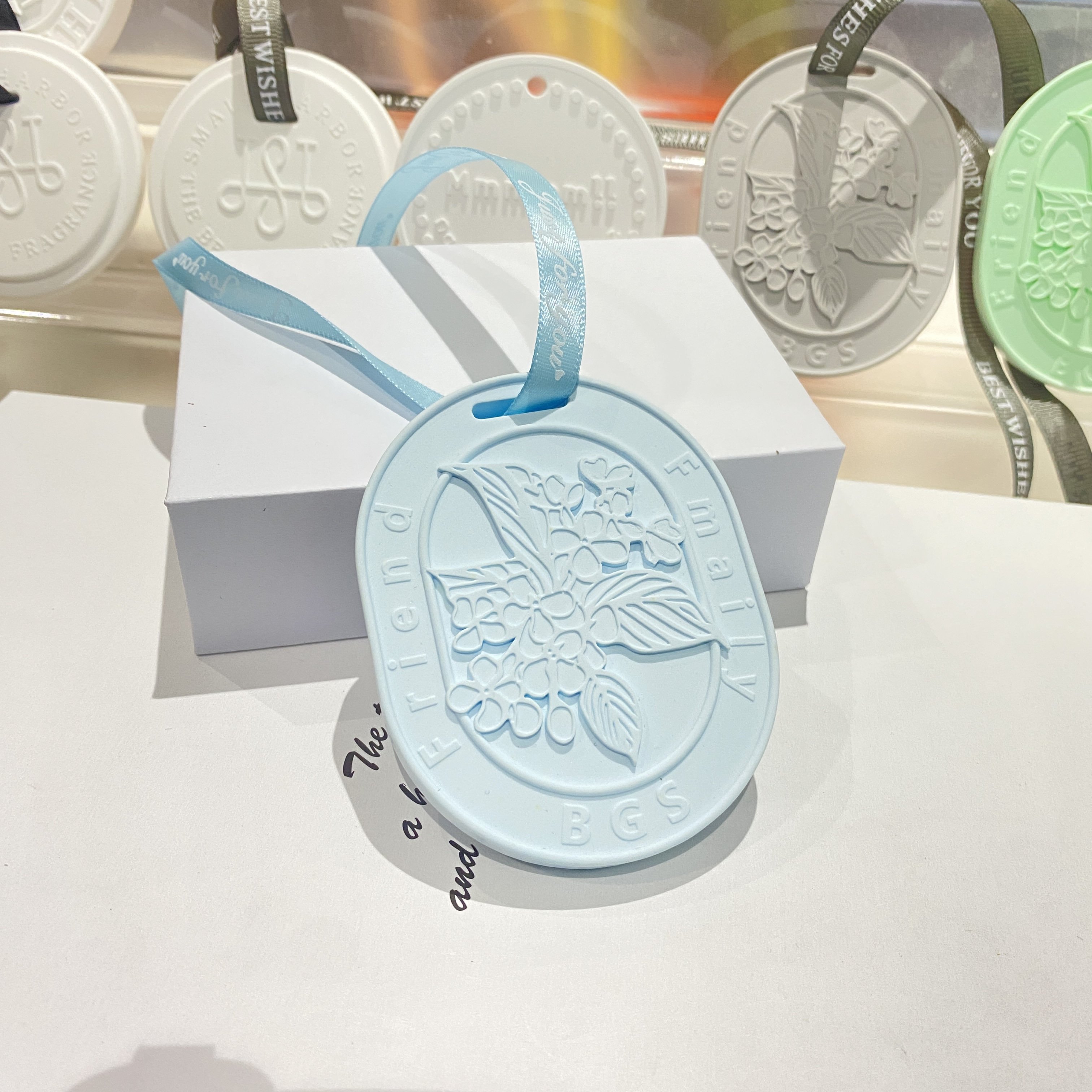 Factory custom white oval plaster porcelain aromatreatment oil diffuser stone car hanging ceramic aromatreatment air freshener