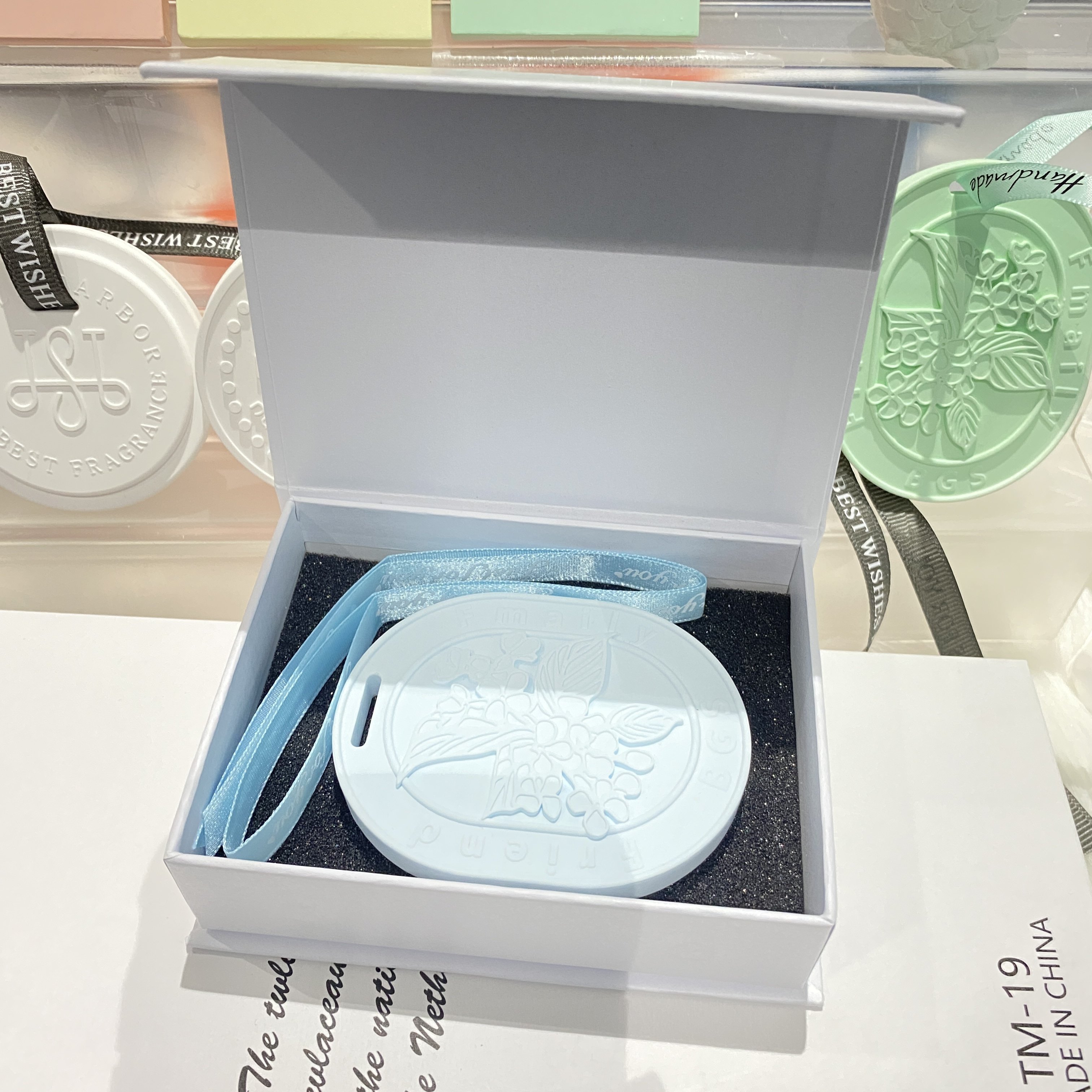 Factory custom white oval plaster porcelain aromatreatment oil diffuser stone car hanging ceramic aromatreatment air freshener