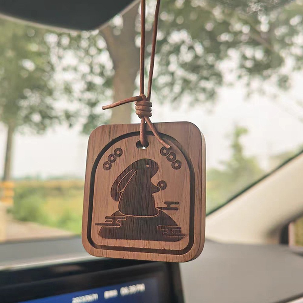 Cherry Wood Car Freshener Aroma Diffuser Hanging Design for Interior Air Freshening