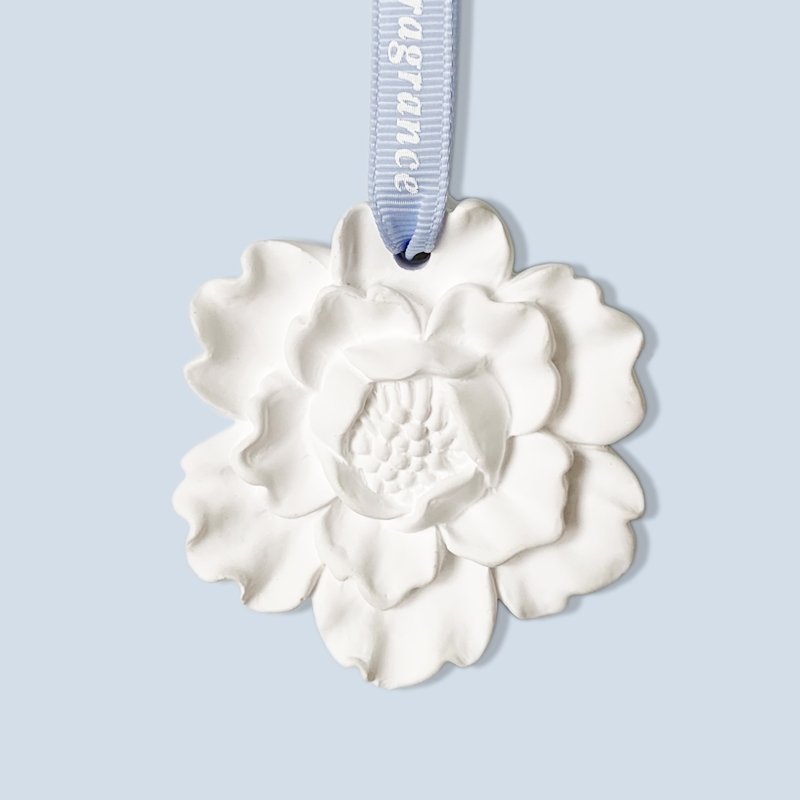 Wholesale New Designed Peony Flower Shaped Hanging Scented Ceramic Aromatherapy Essential Oil Fragrance Diffuser Air Freshener