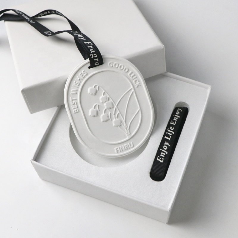 Wholesale Prices Stocked Gift Set Hanging Aroma Plaster Scented Ceramic Flower Porcelain Stone Fragrance Essential Oil Diffuser