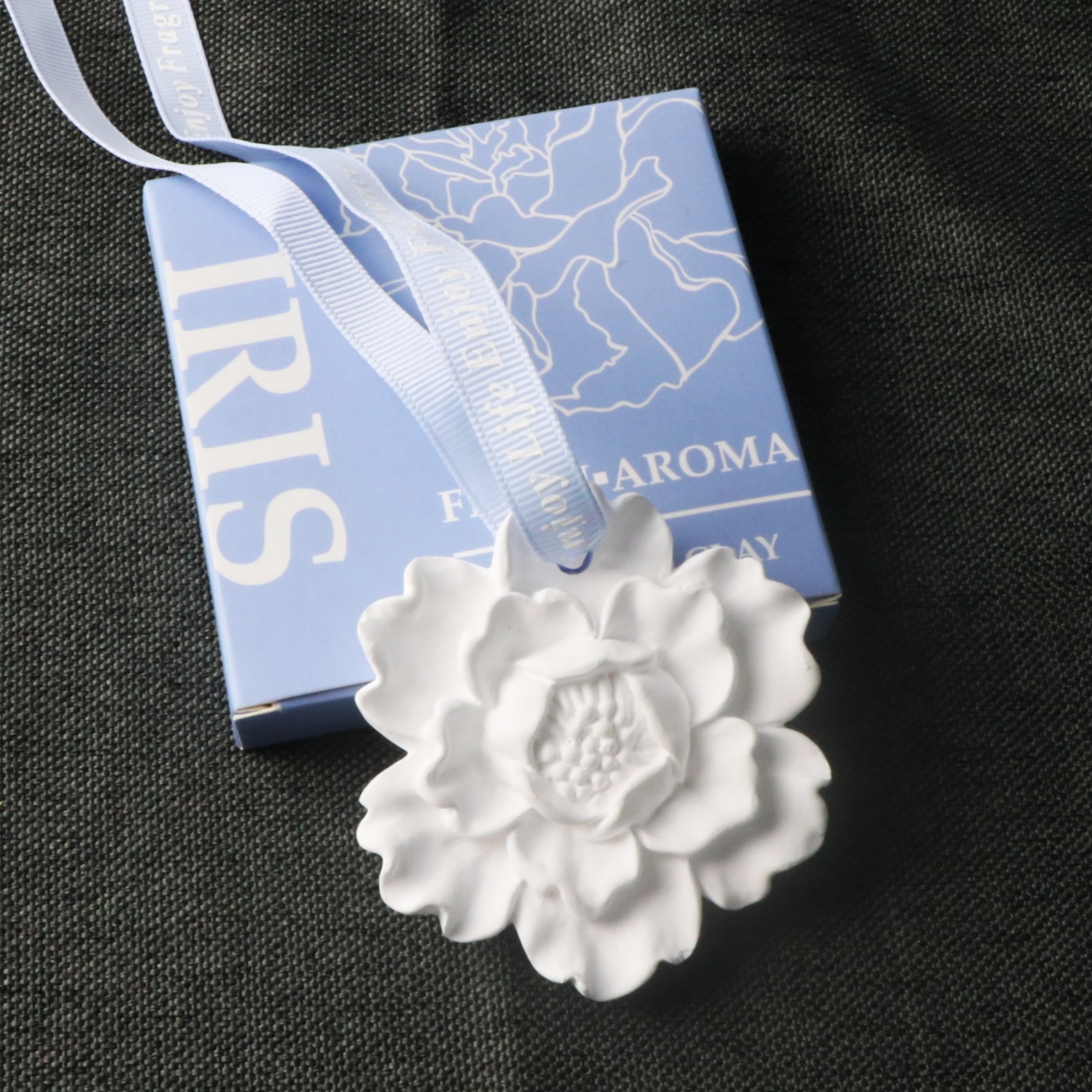 Wholesale Hanging Car Wardrobe Air Freshener Peony Flower Scented Ceramic Aroma Plaster Home Fragrance Essential Oil Diffuser