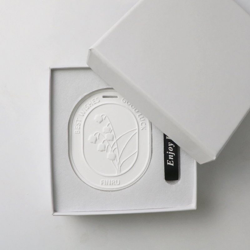 Hanging Car Wardrobe Air Freshener Scented Ceramic Flower Aroma Plaster Porcelain Fragrance Essential Oil Diffuser