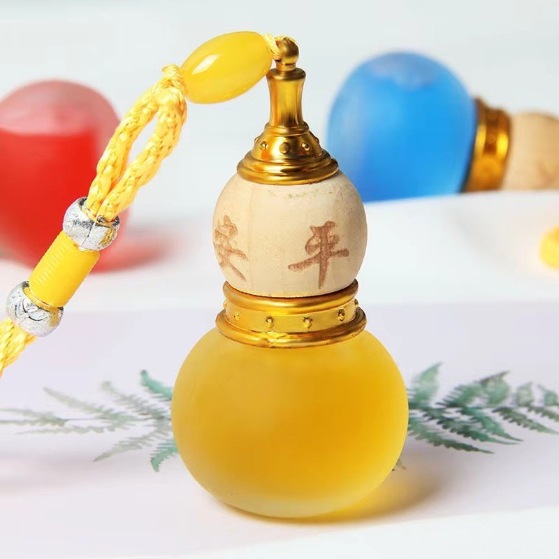 Wholesale Essential Oil Fragrance Car Air Freshener Hanging Perfume Car Air Freshener Diffuser
