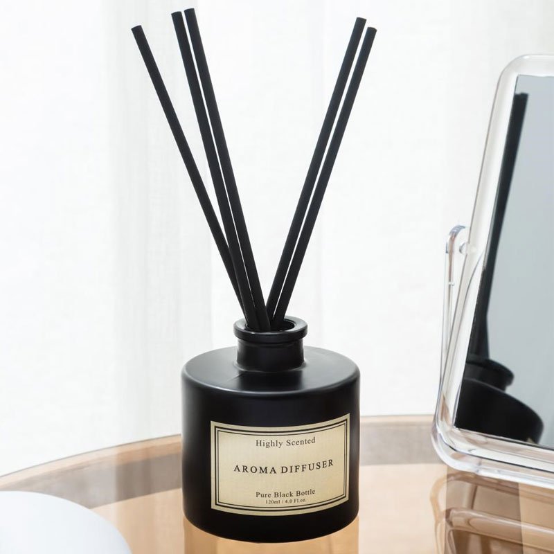 Custom Aroma Diffuser Matte Black Reed Diffuser Reed Diffuser Glass Bottle with Rattan
