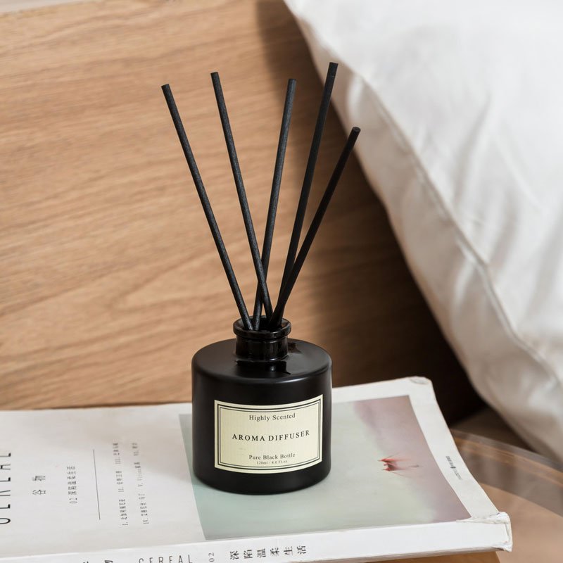Custom Aroma Diffuser Matte Black Reed Diffuser Reed Diffuser Glass Bottle with Rattan