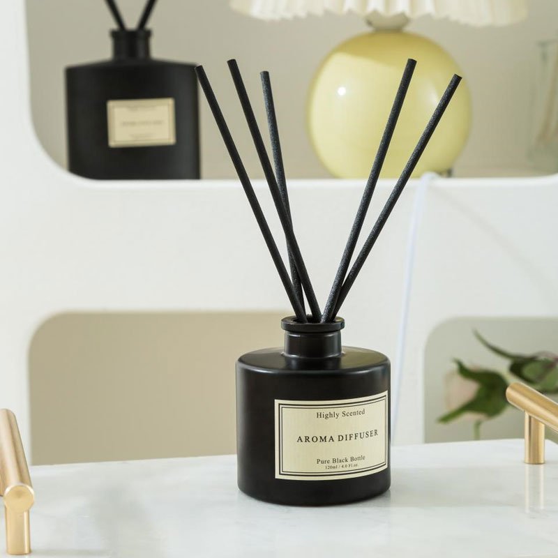 Custom Aroma Diffuser Matte Black Reed Diffuser Reed Diffuser Glass Bottle with Rattan