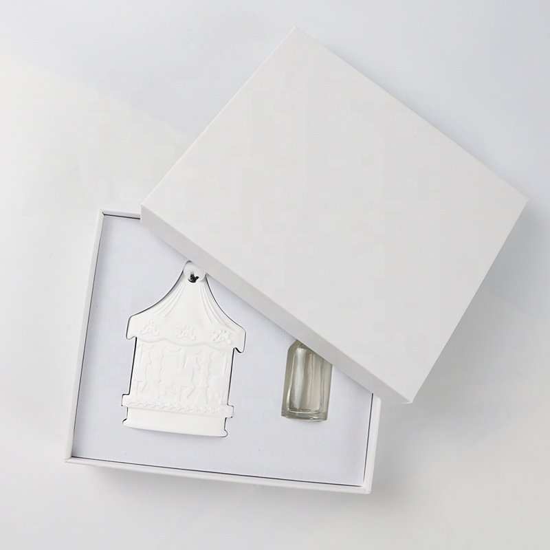 Wholesale Stocked Car Decoration Air Freshener Hanging Scented Ceramic Aroma Porcelain Flower Home Fragrance Oil Diffuser