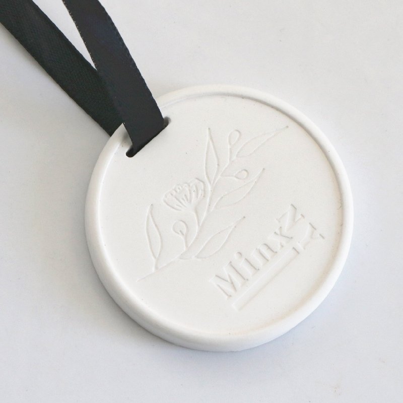 Finru Customized Logo Ceramic Aroma Diffuser Fragrance Porcelain Stones Scented Essential Oil Car Hanging Aroma Air Freshener