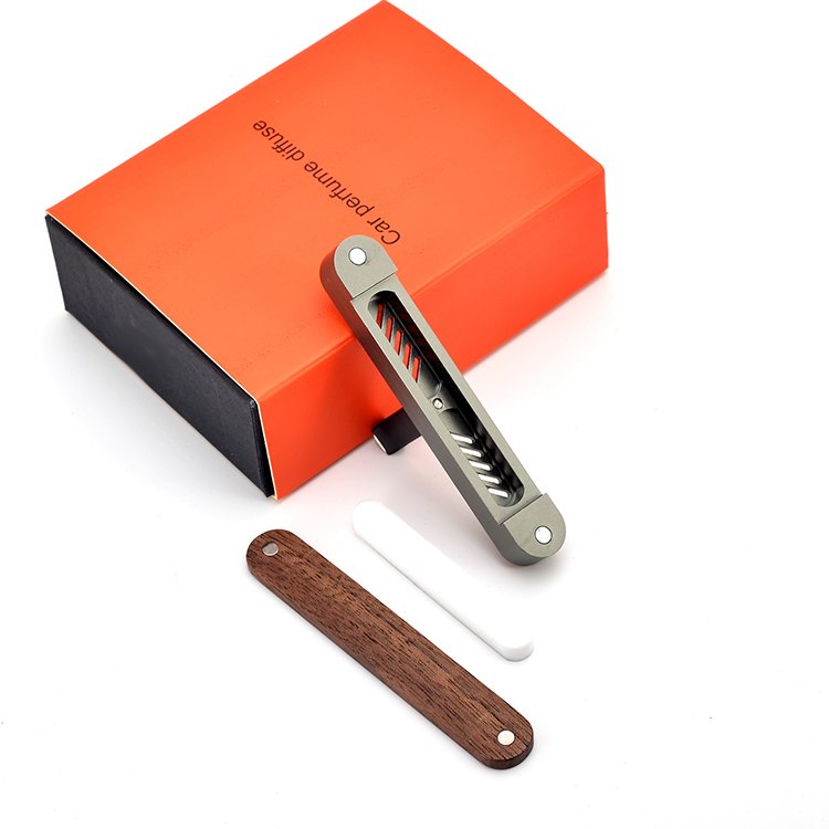Wholesale Creative Luxury Car Perfume with Odor Removal Accessories Solid Aromatherapy for Windshield Placement
