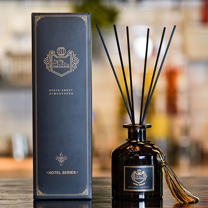 Air Fresher Black Glass Bottle Hotel Aroma Fireless Essential Oil Fragrance Reed Diffuser For Home Use With Tassels