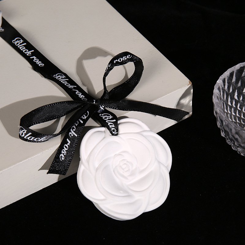 Wardrobe aromatherapy Wardrobe plaster aromatherapy tablets Home bedroom lasting fragrance room incense and car Incense holder