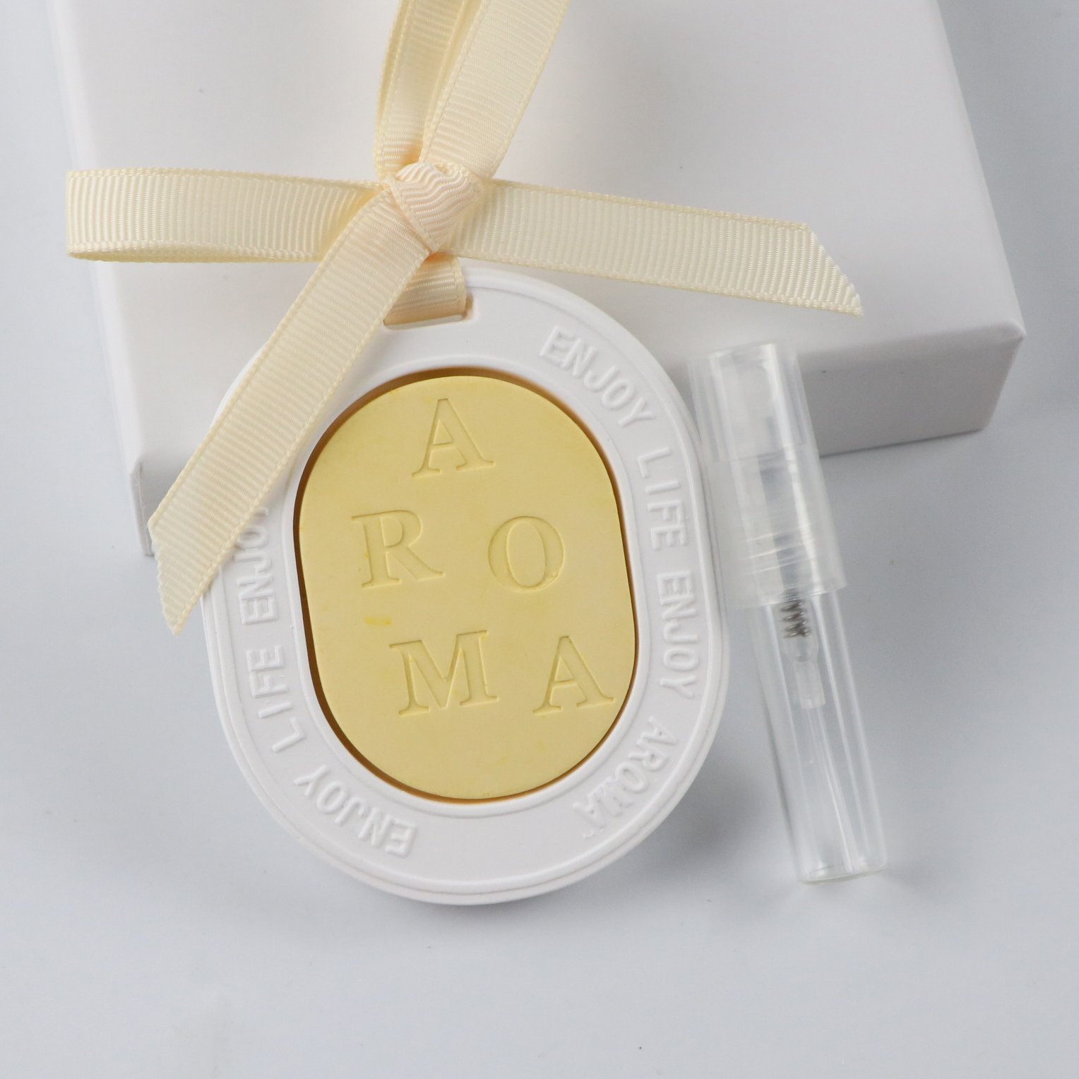 FinRu Stocked Wholesale Oval Scented Ceramic Aromatherapy Essential Oil Diffuser Hanging Car Aroma Pendant Air Freshener