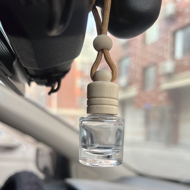 High-End Two-Line Car Perfume Bottle Pendant Transparent Empty Car Pendant with Liquid Wholesale Manufacturer