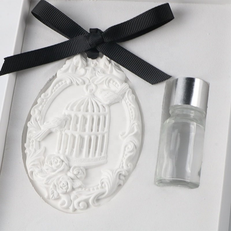 Hot Sell Home Hanging Car Pendant Decoration Air Freshener Aroma Fragrance Scented Ceramic Porcelain Flower Oil Diffuser