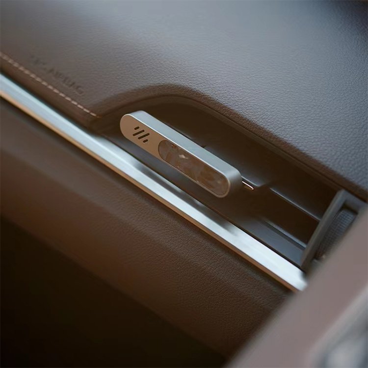 High-end Aluminum Alloy Easy to Install Essential Oil Car Air Freshener Diffuser Auto vent clip Areon Car Air Freshener