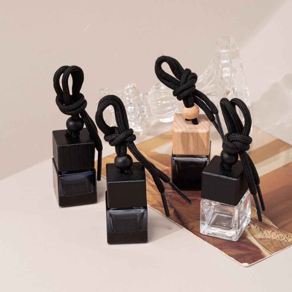 8ml Black Wood Cap Empty Luxury Mini Classic Hanging Glass Car Air Freshener Essential Oil Perfume Car Diffuser Bottle