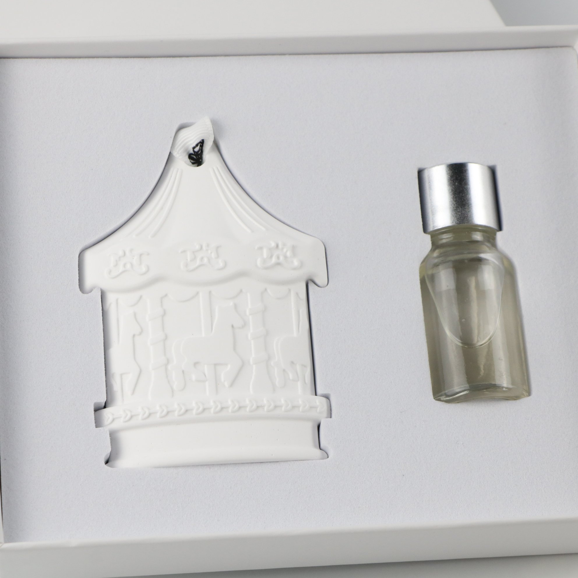 FinRu Wholesale Hanging Scented Ceramic Aroma Stone Porcelain Flower Essential Oil Fragrance Diffuser Plaster Car Air Freshener