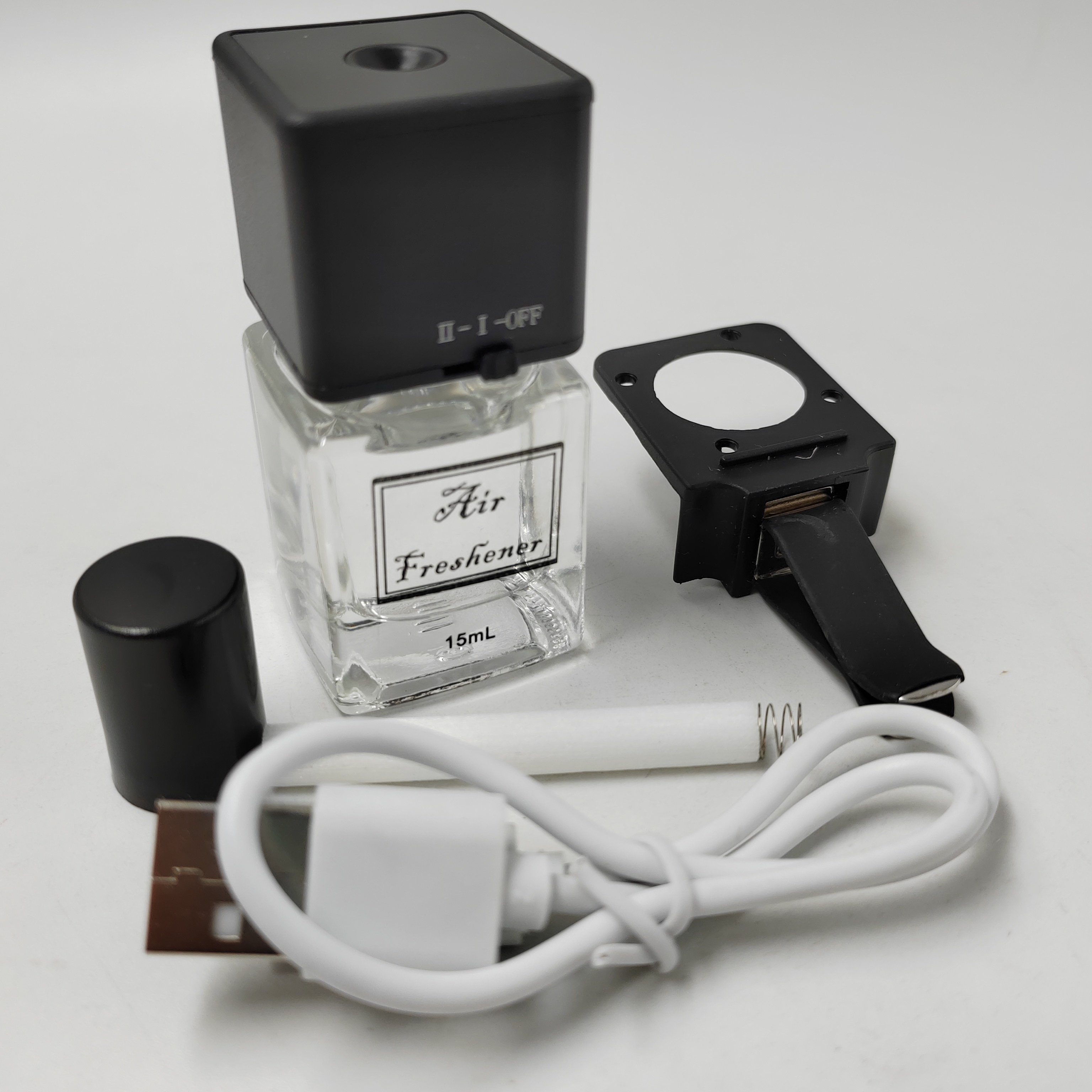 2024 Hot Sales Electronic Car Perfume Diffuser Auto ON-FF Glass Air Vent with Fragrance Capacity Liquid Essential Oil Diffuser