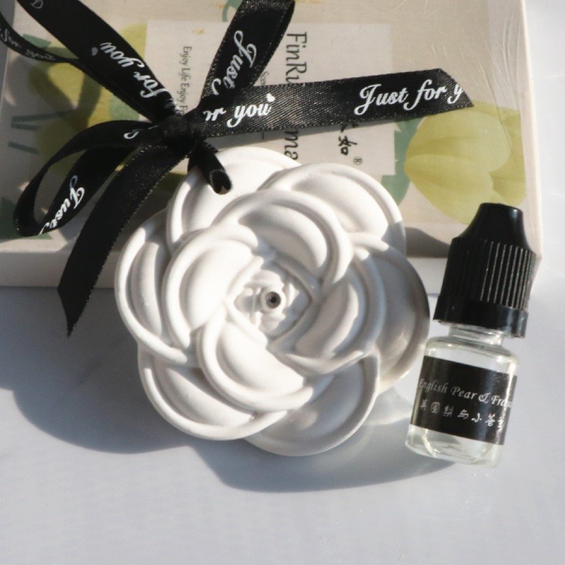 FinRu Factory Stocked Camellia Flower Scented Ceramic Aroma Porcelain Fragrance Oil Diffuser Hanging Car Wardrobe Air Freshener