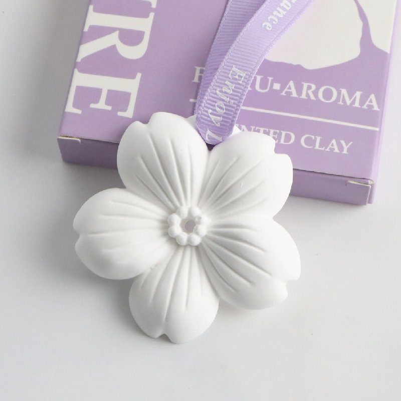 FINRU Wholesale Car Interior Decoration Hanging Wardrobe Air Freshener Scented Ceramic Aroma Flower Home Fragrance Oil Diffuser