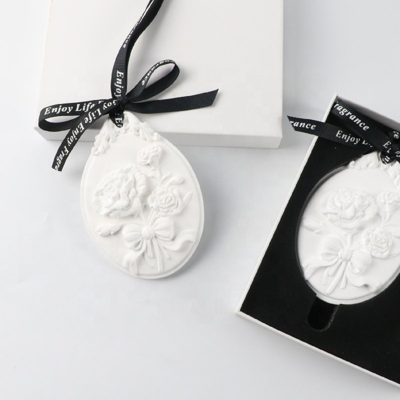 Stocked Wholesale Home Fragrance Decoration Hanging Scented Ceramic Porcelain Flower Car Essential Oil Aroma Plaster Diffuser
