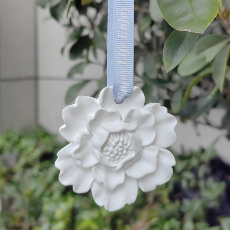 Wholesale Home Ceramic Scented Flower Essential Oil Stone Diffuser Flower Shape Gypsum Stone wardrobe Air Freshener