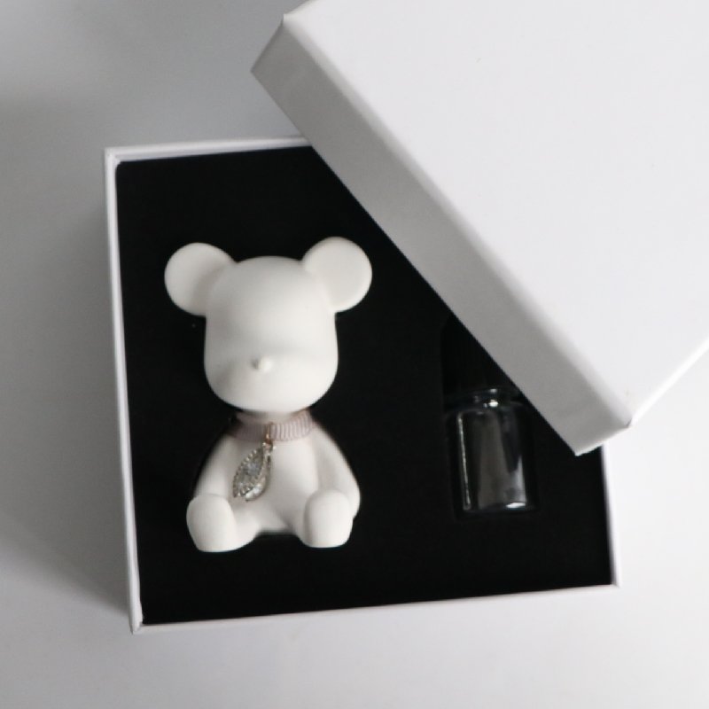 Wholesale Bear Shape Car Vent Clip Air Freshener Ceramic Scented Aroma Plaster Porcelain Flower Fragrance Essential Oil Diffuser