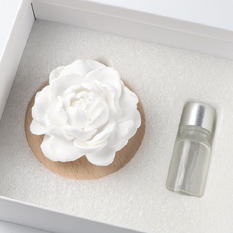 Wholesale Stocked Home Decoration Wood Base Scented Ceramic Aroma Plaster Porcelain Flower Fragrance Oil Diffuser Air Freshener