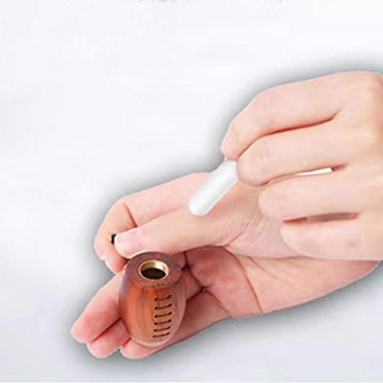 Long Lasting Luxury Aromatic Black Walnut Diffuser Car Vent Solid Air Freshener Clip Pine Wood Rugby Car Perfume Diffuser
