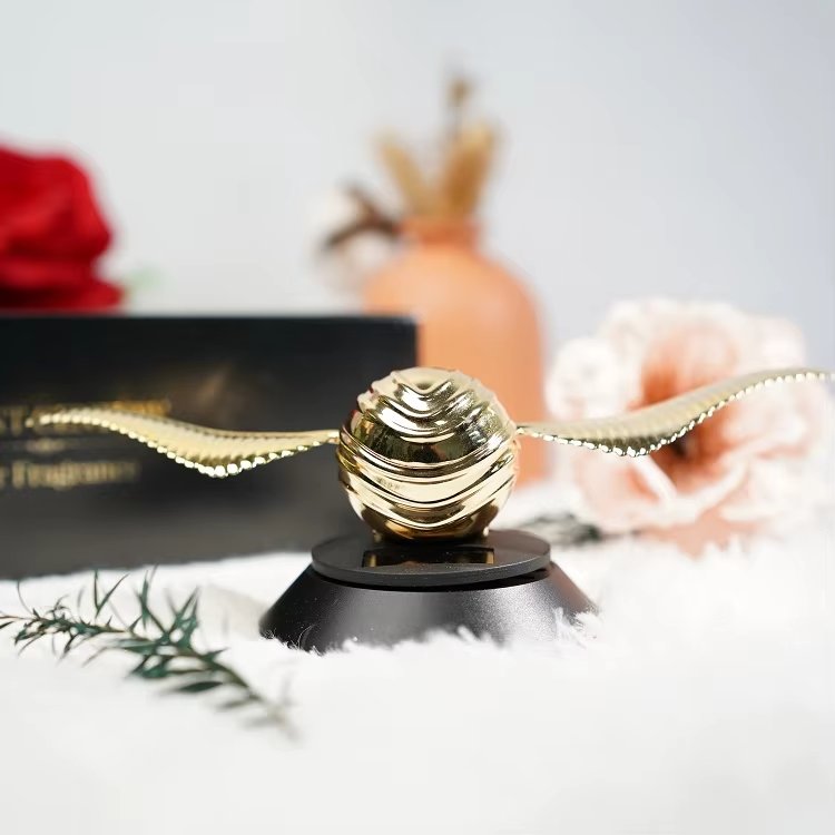 Solid Car Perfume Air Freshener with a floral and fruity fragrance plus marine scent suitable for car decoration