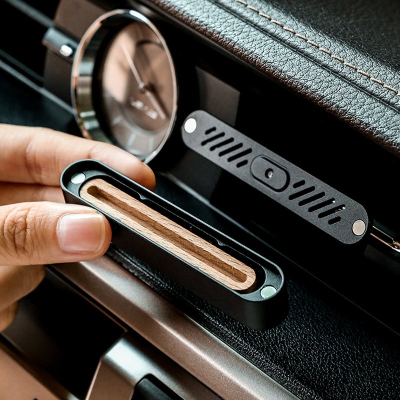 Luxury Car Fragrance Diffuser Air Freshener Vent Clips Scents Diffuser Car Freshener with Long Lasting Fragrance Stick Best Gift