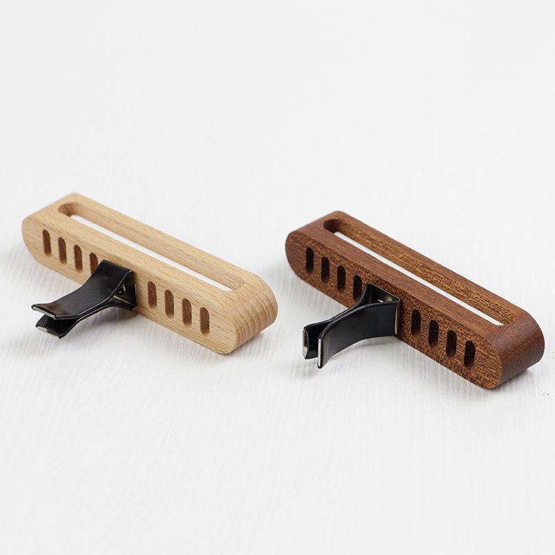 Hot Car Accessories Wooden Fragrance Clip On Car Diffuser Aromatherapy Aluminum Alloy Vent Clip Car Air Freshener Refill