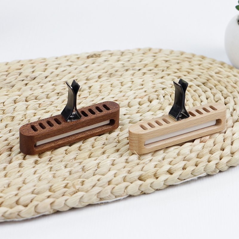 Hot Car Accessories Wooden Fragrance Clip On Car Diffuser Aromatherapy Aluminum Alloy Vent Clip Car Air Freshener Refill