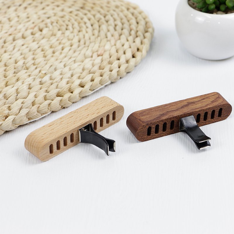 Hot Car Accessories Wooden Fragrance Clip On Car Diffuser Aromatherapy Aluminum Alloy Vent Clip Car Air Freshener Refill