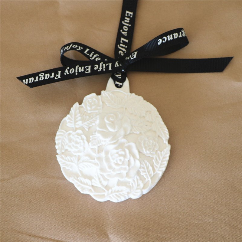 Factory Direct Round Hanging Car Wardrobe Air Freshener Home Scented Ceramic Aroma Plaster Fragrance Essential Oil Diffuser