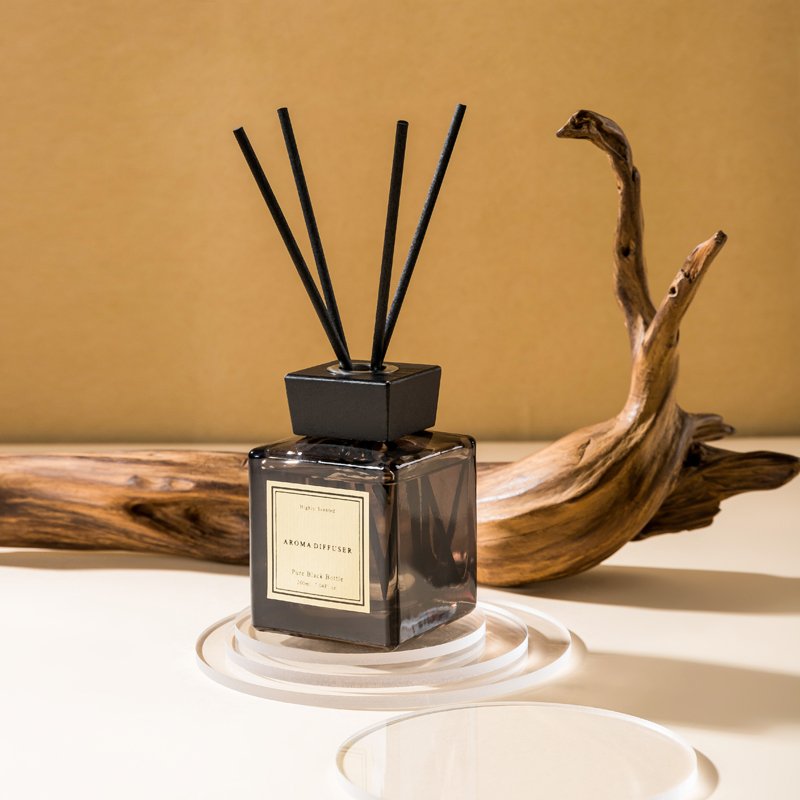 Luxury Home Decor Perfume Fragrance Natural Oil Essential Diffuser In Glass Bottle Reed Diffuser With Aroma Stick