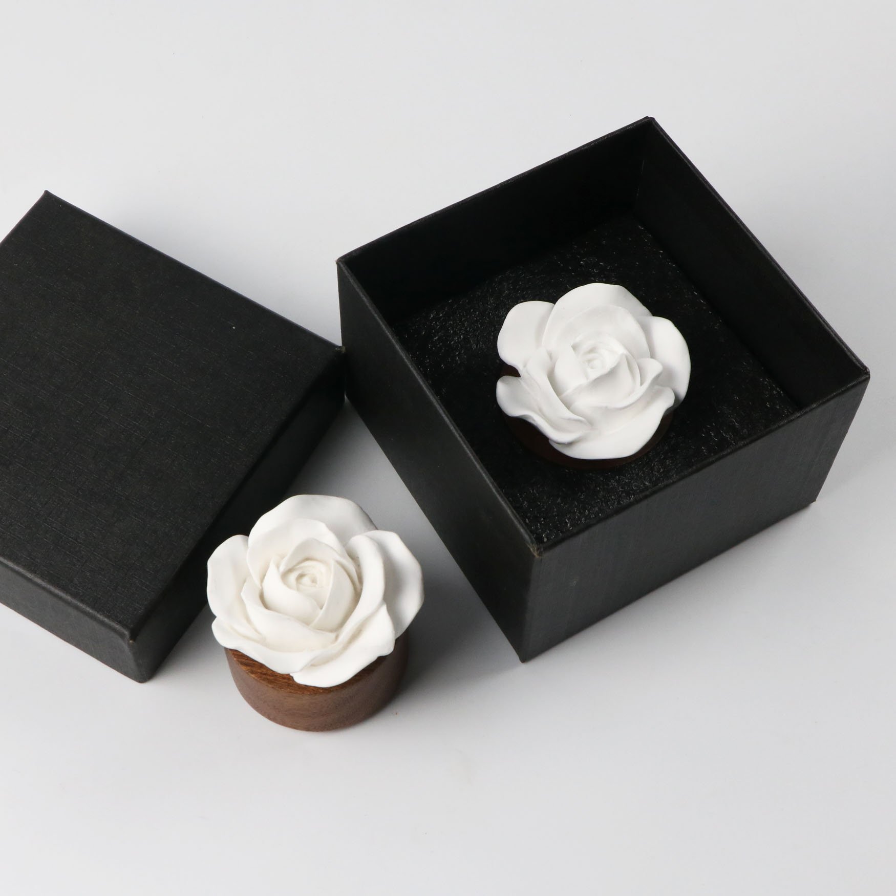 FinRu Luxury Gypsum Stone Aroma Ceramic Flower Essential Oil Diffuser Fragrance Porcelain Car Air Freshener Gift Set