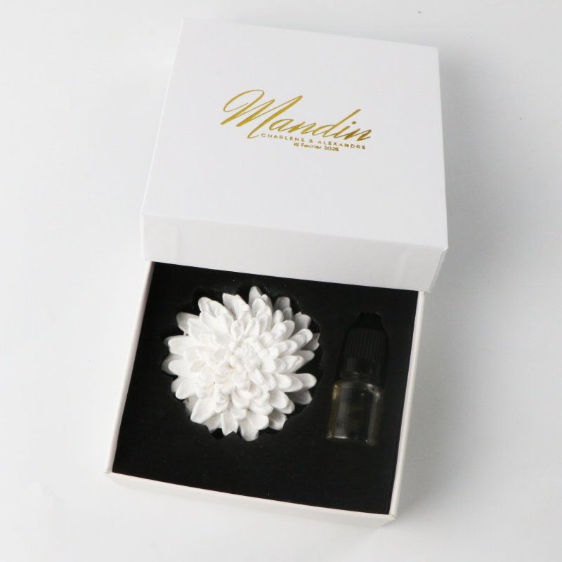 FinRu Logo Customized Car Home Decoration Air Freshener Scented Ceramic Porcelain Flower Aromatherapy Fragrance Oil Diffuser