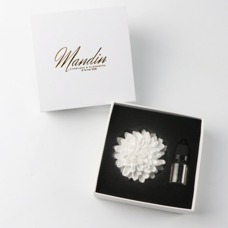 FinRu Logo Customized Car Home Decoration Air Freshener Scented Ceramic Porcelain Flower Aromatherapy Fragrance Oil Diffuser