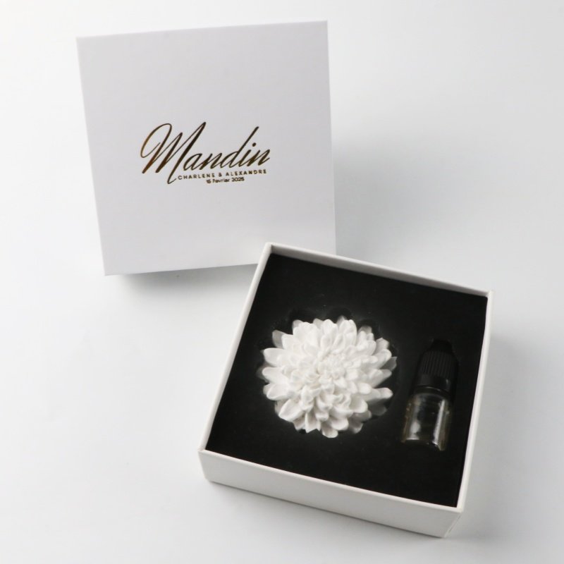 FinRu Logo Customized Car Home Decoration Air Freshener Scented Ceramic Porcelain Flower Aromatherapy Fragrance Oil Diffuser