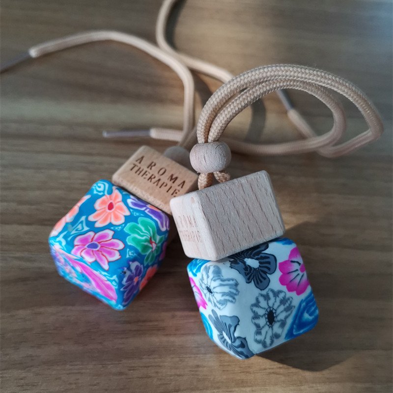 Aroma Diffuser 8ml fragrance bottle pendant diffuser glass car air freshener hanging perfume bottle with wooden cap