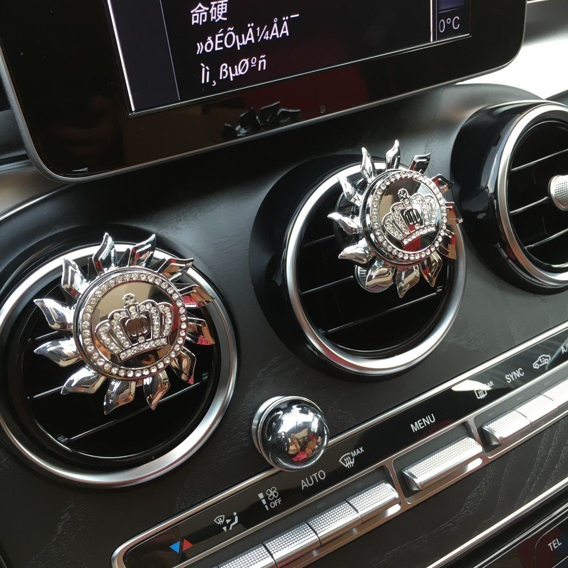 Crown Swan diamond car perfume decoration creative air conditioning outlet car perfume car aroma removal odor